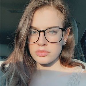 Meet your Posher, Emerald